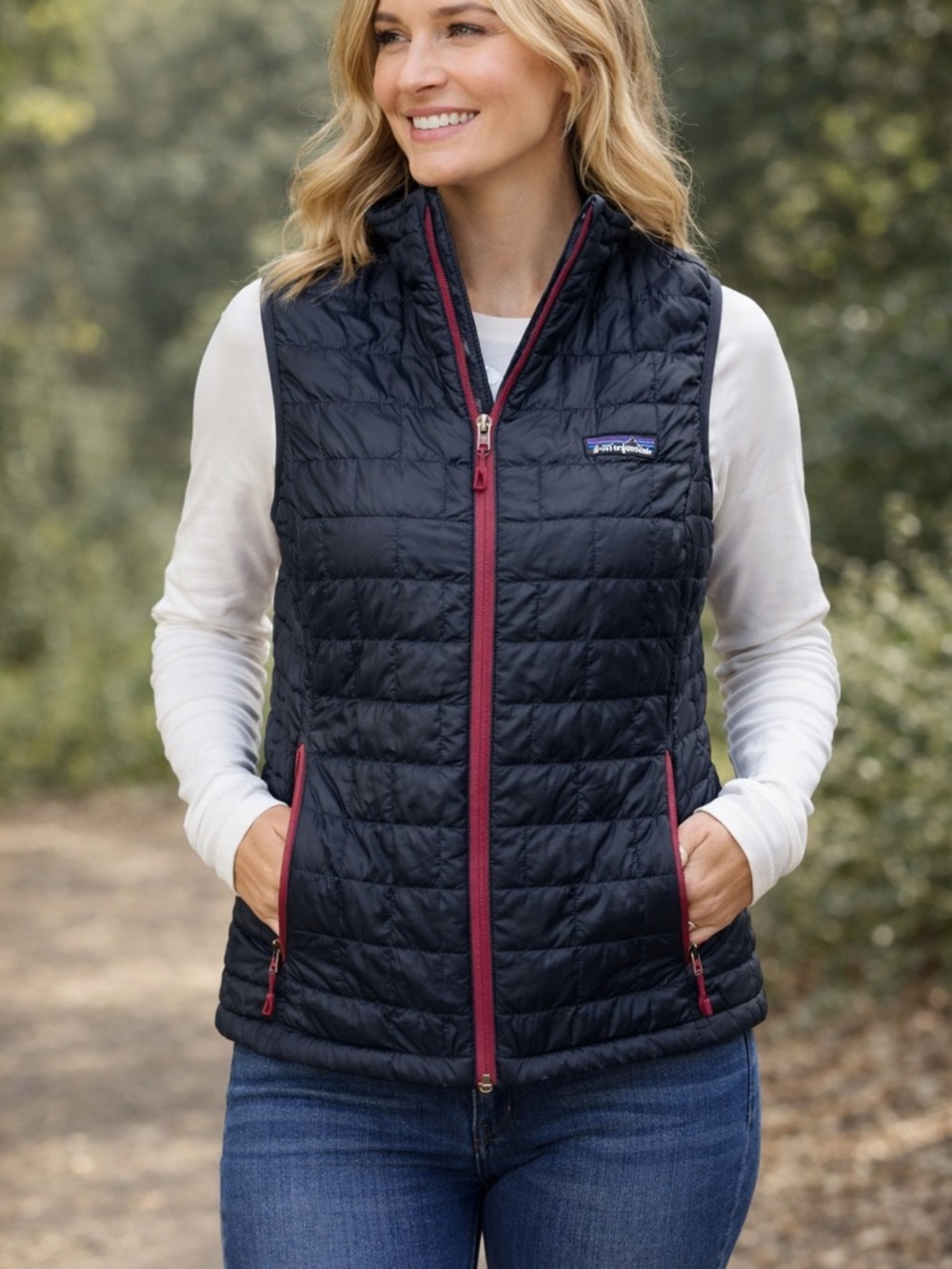 Patagonia Navy Blue w/ Red Zippers Lightweight Nano Puff Vest size Small